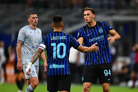 الدوري الإيطالي.. يوفنتوس يعبر جنوى.. وإنتر يسقط أمام أودينيزي